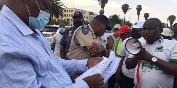 Matjhabeng Mayor accepts F4SD's memorandum of demands Matjhabeng Mayor accepts F4SD's memorandum of demands | News Article