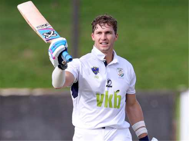 Van Biljon lauds Razors' knock | News Article