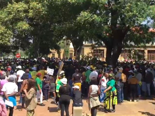 #FSAsbestosGate: ANC supporters in full force at Bfn court | News Article