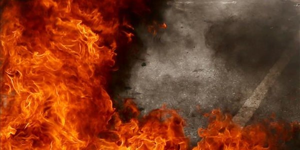 Car burnt to ashes - no-one hurt Car burnt to ashes - no-one hurt | News Article