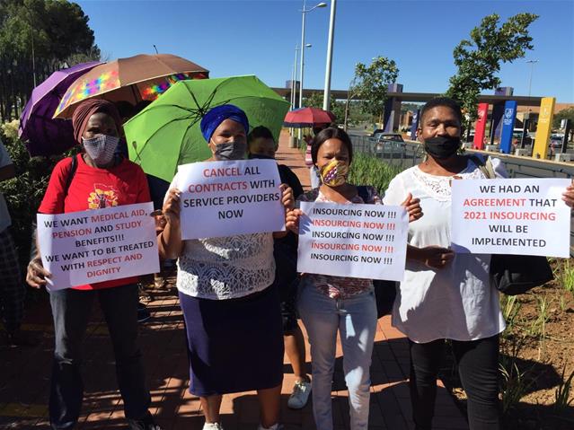 #UFSProtest: Workers picket, demand insourcing | News Article