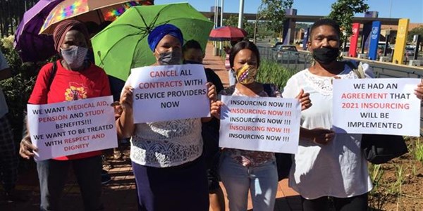 #UFSProtest: Workers picket, demand insourcing | News Article