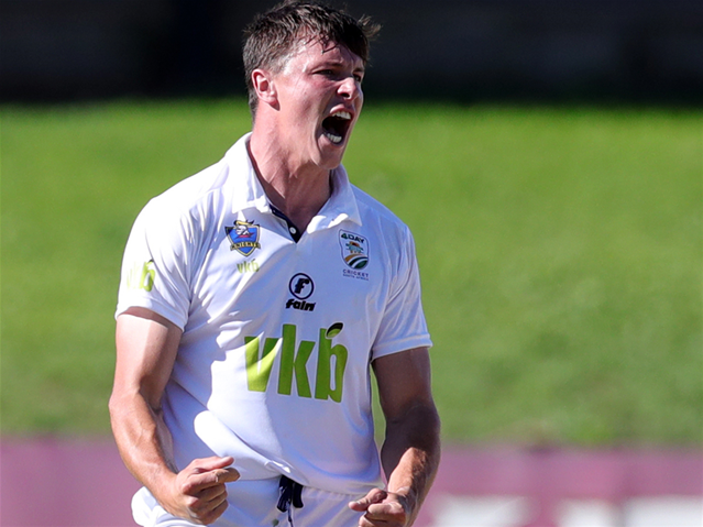 Pretorius shines as Knights dominate Lions | News Article