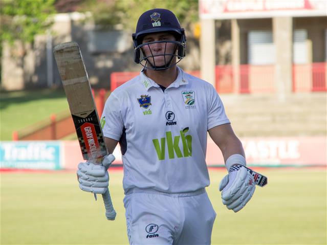 Knights declare early on day two | News Article