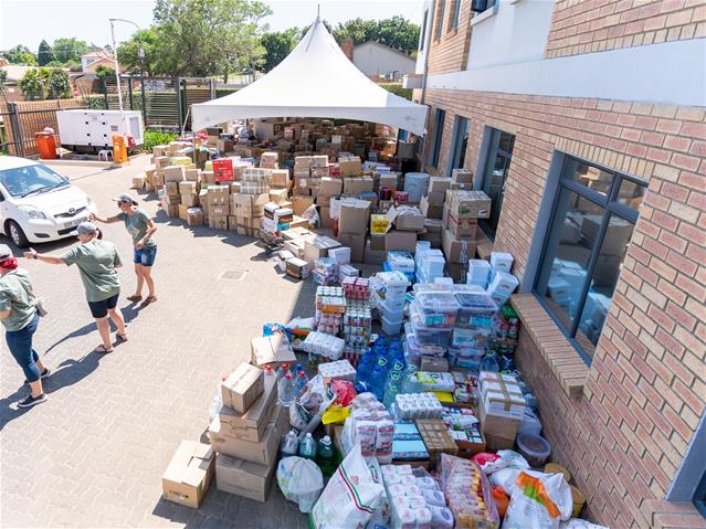 Organisasies samel saam skenkings vir boere in Wes-VS in | News Article