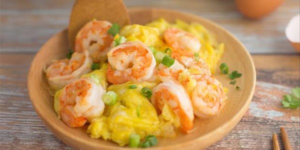 Your Weekend Breakfast Recipe - Chinese Prawn Omelette | News Article