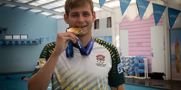 Bloem swimming world champ shocks with retirement | News Article