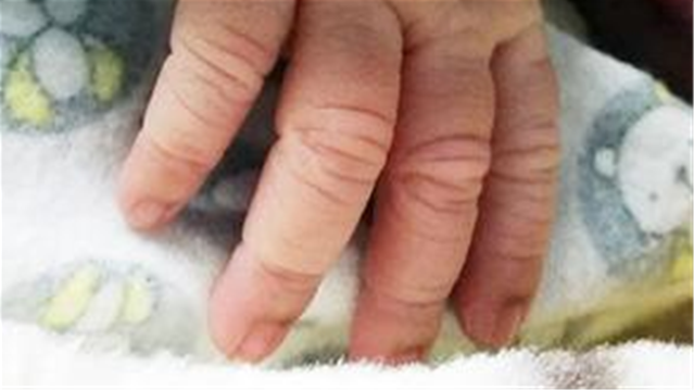 Nurses suspended for baby mix-up | News Article