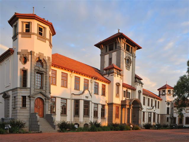 UFS commits to assist students | News Article