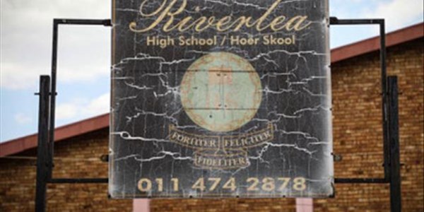 Riverlea High School staff, pupils in mourning after 3 teachers killed in crash | News Article