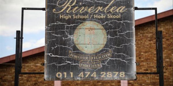 Riverlea High School staff, pupils in mourning after 3 teachers killed in crash Riverlea High School staff, pupils in mourning after 3 teachers killed in crash | News Article