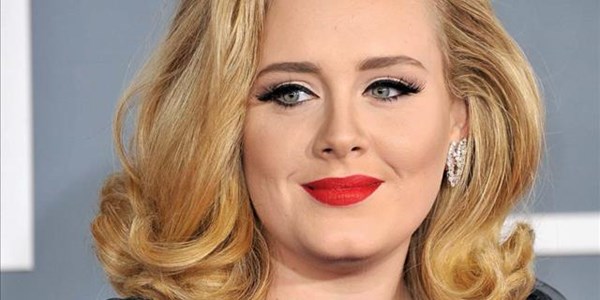 Adele stuns with dramatic weight loss | News Article