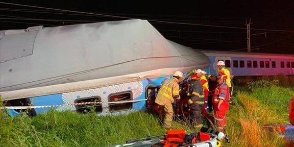 One dies in fatal Roodepoort train crash One dies in fatal Roodepoort train crash | News Article