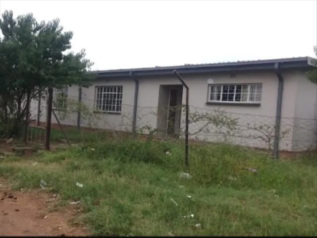 Senekal residents unhappy over closed clinics | News Article