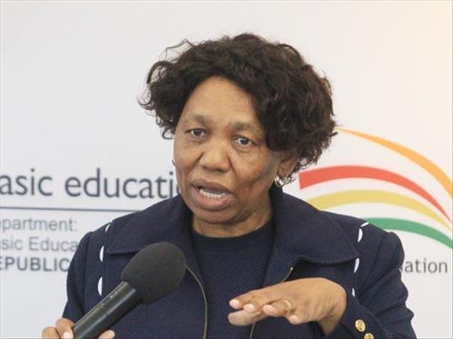 Difficult to say when schools will reopen - Motshekga | News Article