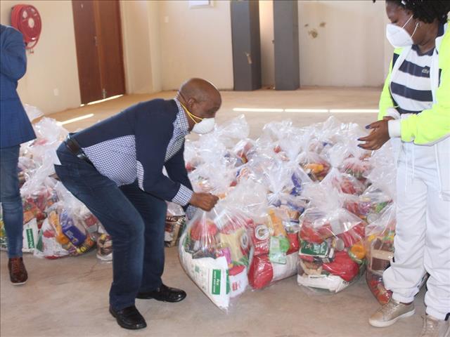 NW communities help the needy during #SAlockdown | News Article