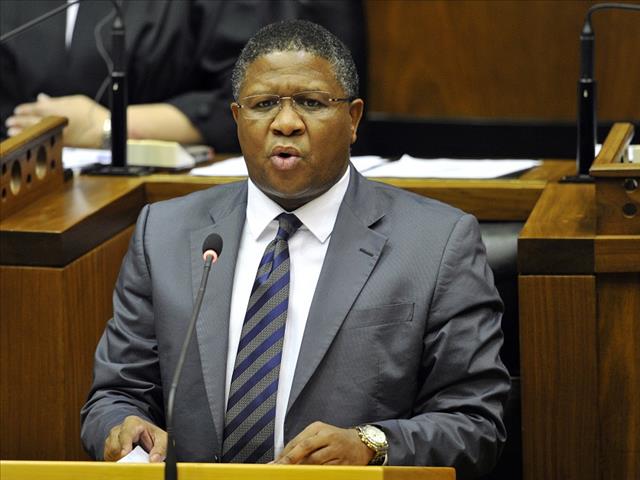 #SAlockdown: Mbalula promises masks for taxi drivers, passengers | News Article