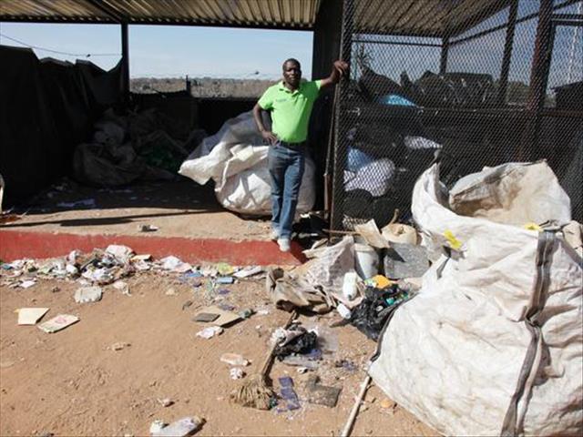 #Coronavirus lockdown: SA's informal waste collectors struggle | News Article