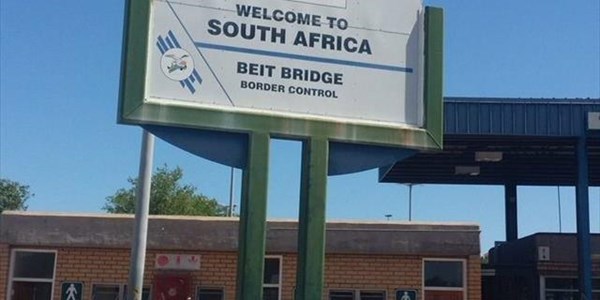 Border fence between SA and Zim ‘not xenophobic’ - de Lille | News Article