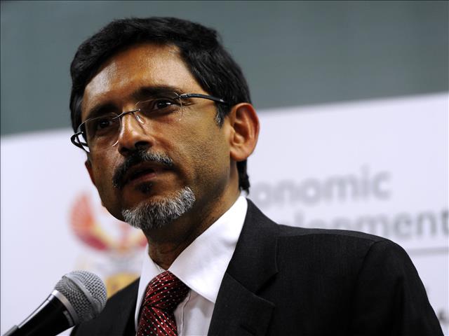 Patel trims list of clothing that may be sold under level 4 | News Article