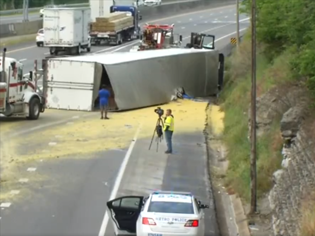Overturned truck covers US highway in mac and cheese | News Article