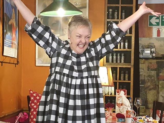 #OFMKunsteklop - Marion Holm oor grendeltyd en haar eerste aanlynvertoning | News Article