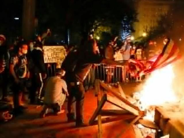 Tear gas fired as clashes erupt outside White House | News Article