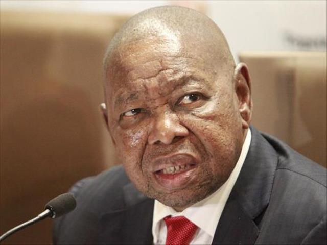 Nzimande wants probe into salaries of university vice-chancellors | OFM