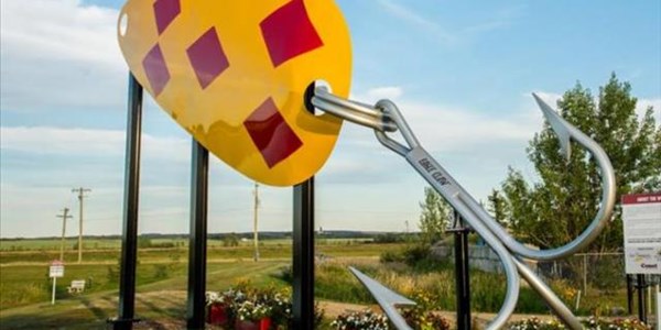 Huge fishing lure earns Guinness World Record Huge fishing lure earns Guinness World Record | News Article