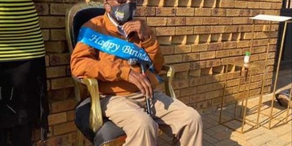 Ramaphosa pays tribute to anti-apartheid struggle icon Andrew Mlangeni | News Article