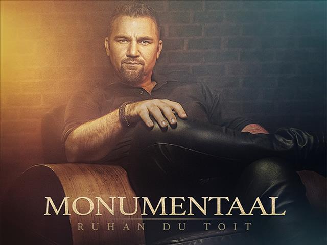 Ruhan du Toit gesels oor "Monumentaal" op OFM | News Article