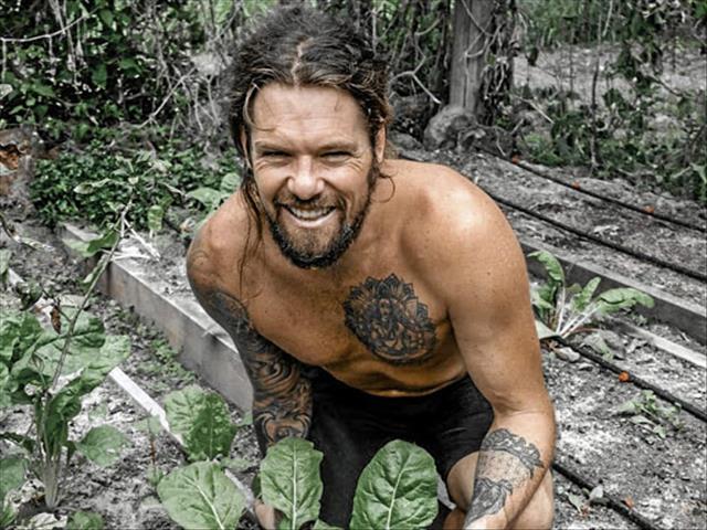 Nico chats to former Springbok Joe van Niekerk | News Article