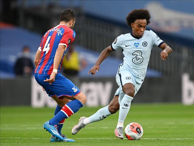 Blues move up to third, 10-man Gunners hold the Foxes | News Article
