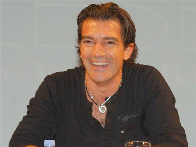 #Coronavirus: Antonio Banderas tests positive for #Covid19 | News Article
