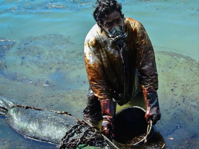 'All fuel removed from tanks of stricken ship' at Mauritius | News Article