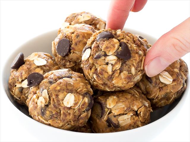 Your Weekend Breakfast Recipe - NO BAKE, 5 INGREDIENT PEANUT BUTTER ENERGY BITES | News Article