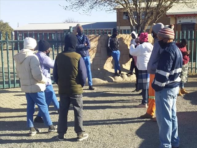 #CoronavirusFS: Parents demand closure of school  | News Article