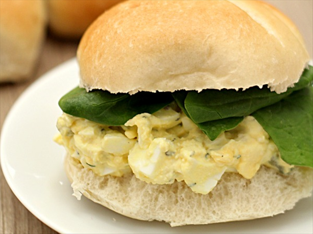 Weekend Breakfast Recipe:  Greek Yogurt Egg Salad Sandwich | News Article