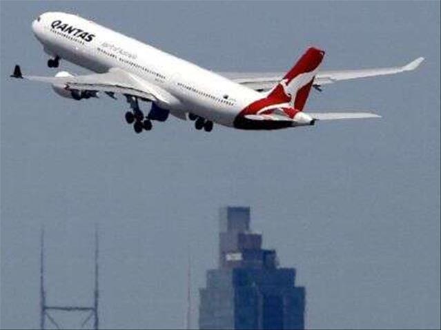 Qantas' 'flight to nowhere' sells out in 10 minutes | OFM