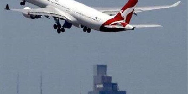 Qantas' 'flight to nowhere' sells out in 10 minutes | News Article