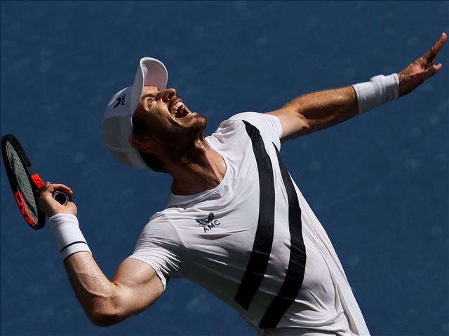 Murray crashes out, Williams advances | News Article
