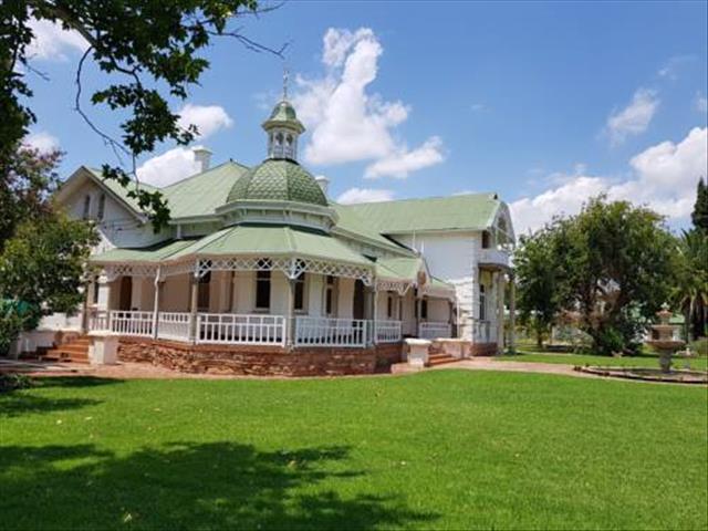 Fountain Villa vat jou terug in tyd | News Article