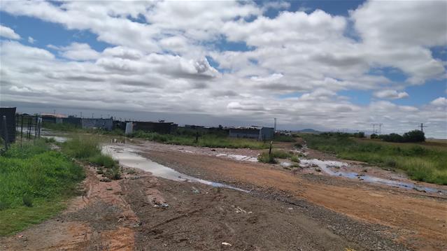 #FSfloods: Caleb Motshabi community cleaning up | News Article