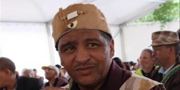 Khoisan-leier veroordeel rotskuns-diefstal Khoisan-leier veroordeel rotskuns-diefstal | News Article