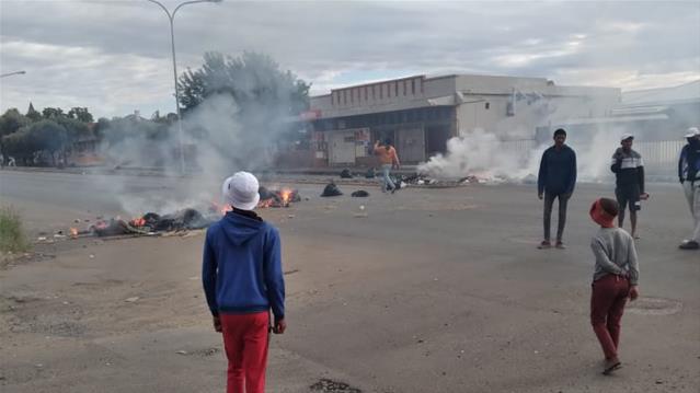 Truck torched in Kimberley protest   | News Article