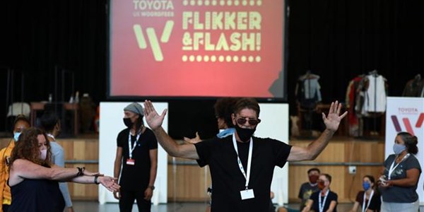 #OFMKunsteklop - Die Toyota US Woordfees se 'Flikker & Flash'-opwipvertonings  | News Article