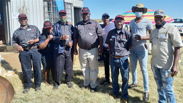 VS-boere opgewonde oor eerste veiling  | News Article