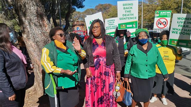 EFF, ANC picketing at Bfn court | News Article