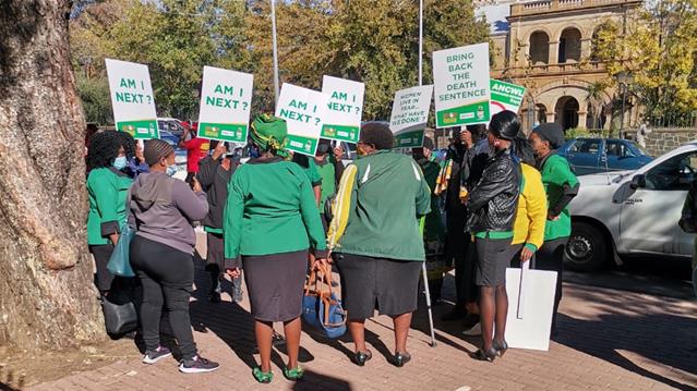 Mixed views held over Ratselane case | News Article