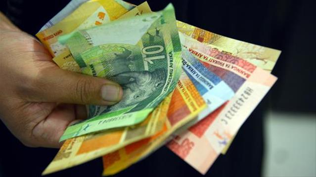 Theo Vorster gesels oor landbouvooruitsigte, minimumloon en onteiening van grond | News Article
